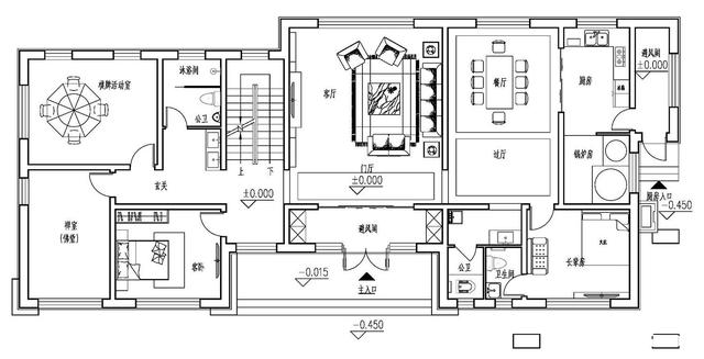 建筑屬于歐式風(fēng)格別墅，一共有三層，第一層做了一個(gè)地下室的設(shè)計(jì)，建筑整體看起來比較時(shí)尚大氣，讓人一看就感覺很豪華。